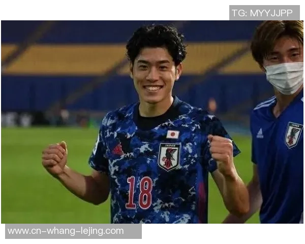日本国脚后卫时隔9个月德甲重返首发，从中后卫到左后卫多面反击